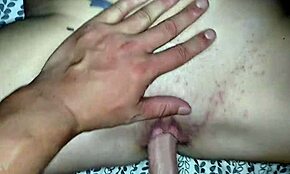 Wow, stram amatørfisse strækkes bred af monsterpik! Hun tager rodet creampie i hjemmelavet action.