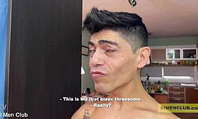 Geile bisex kerel neukt zowel een meid als een vent. Hij wisselt met rauwe energie.