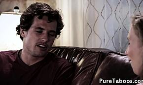 Непослушная брюнетка жаждет запретного удовольствия со сводным братом в табу-фантазии
