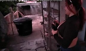 ฉันรู้สึกท่วมท้นด้วยควยพ่อเลี้ยงข้างในฉันคืนนี้