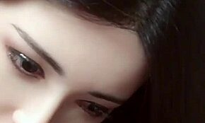 เฮ้ย, อยากเย็ดตุ๊กตาเซ็กส์อวบอิ่มชื่อเอลซีที่มีใบหน้าน่ารักไหม? 😍