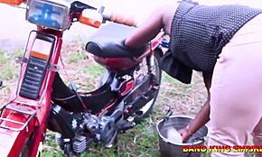 Ama de casa africana engaña con gangster local del gueto