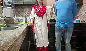 देसीसाराभाभी, उसकी चूत चखने के बाद मैं इतना हॉर्नी हो गया!