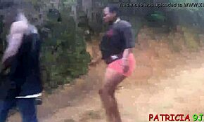 Молодая Эбони Порнозвезда Патрисия 9ja Трахает Жестко у Дороги! Люди Проходят Мимо!