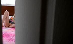 Hej, vidiš ovu plavu tinejdžerku 18+ kako prima BBC anal od Jay Banghera?